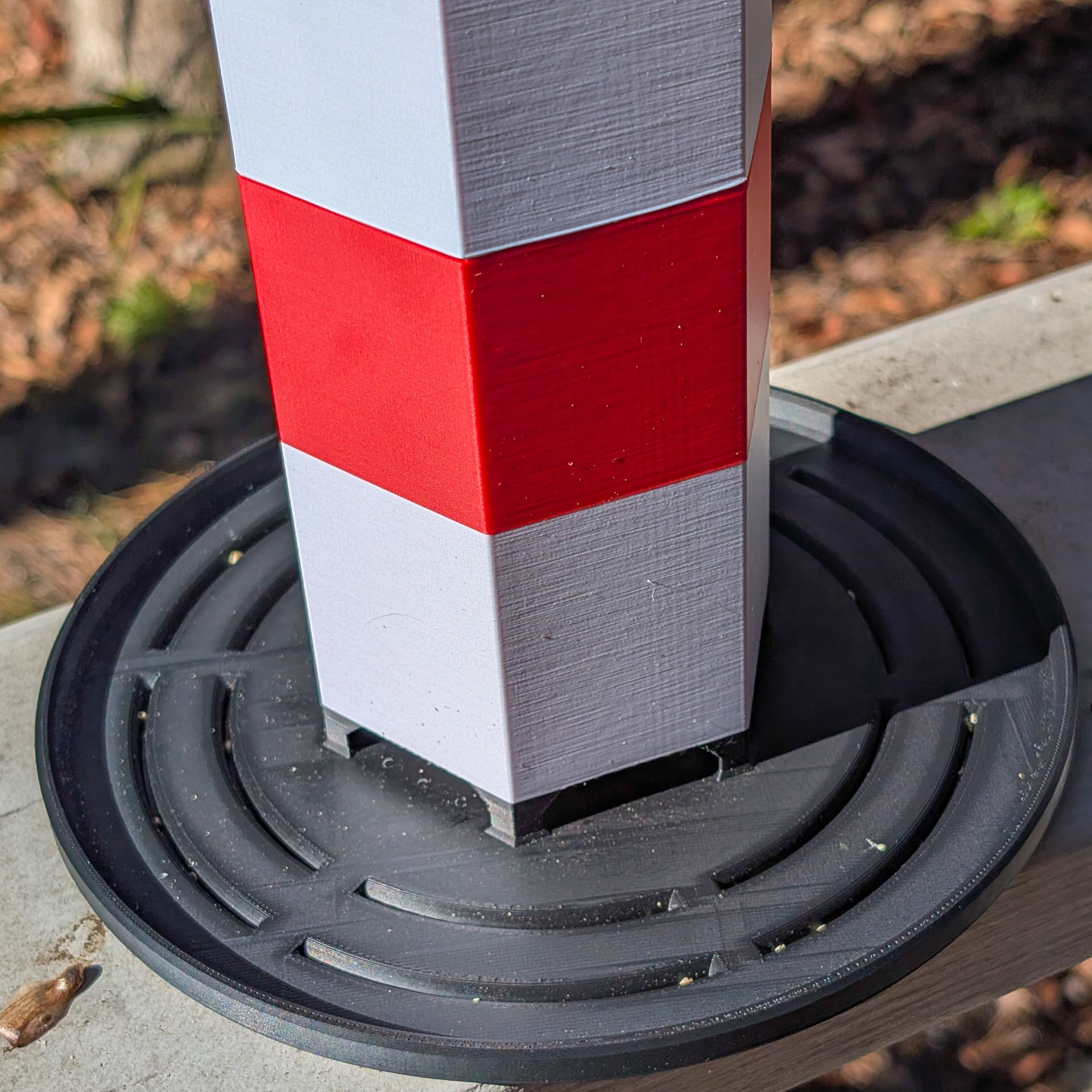 Harbour Town Lighthouse Bird Feeder - Image 7